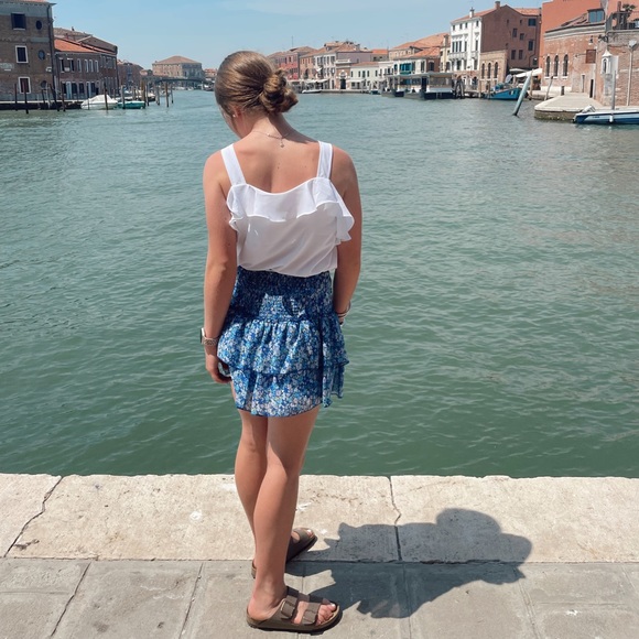 hi I’m maggie!! 🤍 - Picture 7 of 16